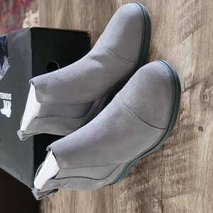 NIB Sorel Evie II Chelsea, 8 Grey Suede